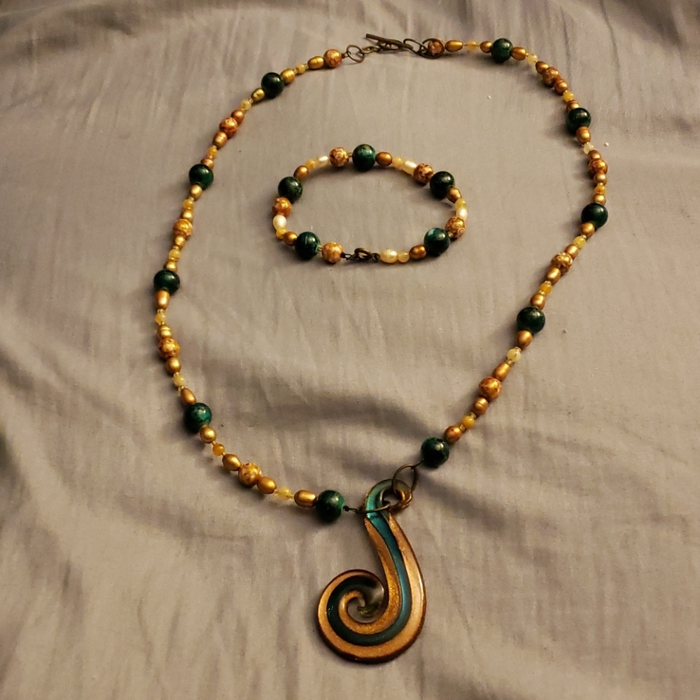 Green & Golden Glass & Pearl Necklace Bracelet Set